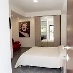 Prestige House 4 ゲストハウス